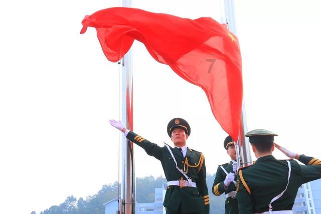 盐城20多名“小书法家”挥毫送春联