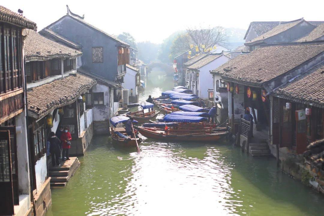 迷失在黑洞里